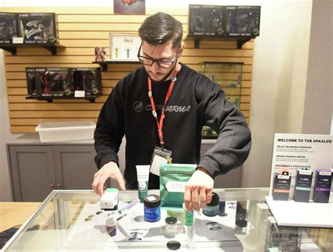 Fine fettle dispensary - Fine Fettle is a recreational cannabis retailer located at 233 Boston Post Road, Old Saybrook, Connecticut. It offers online preordering, delivery, and appointment-only pickups for customers in the area. 